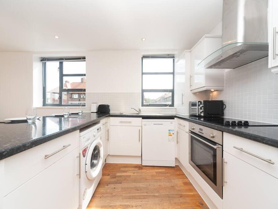 Bright & Modern 2-Bed Apartment In Vibrant East Londyn Zewnętrze zdjęcie